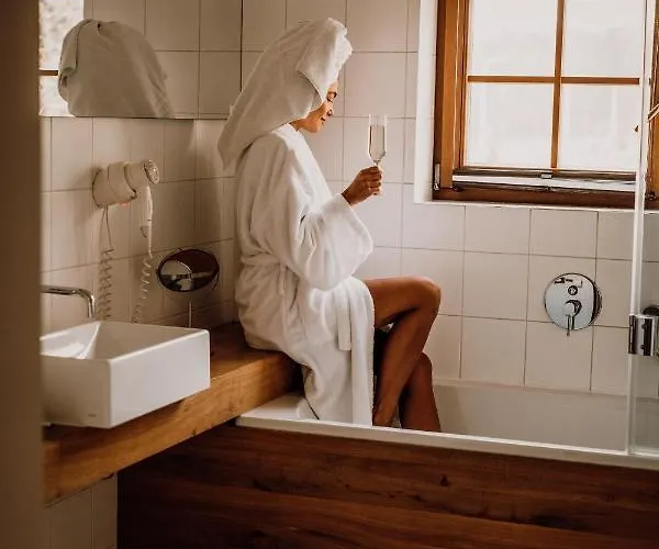 Hot_Elarnia Hotel & Spa 4* Пущиково